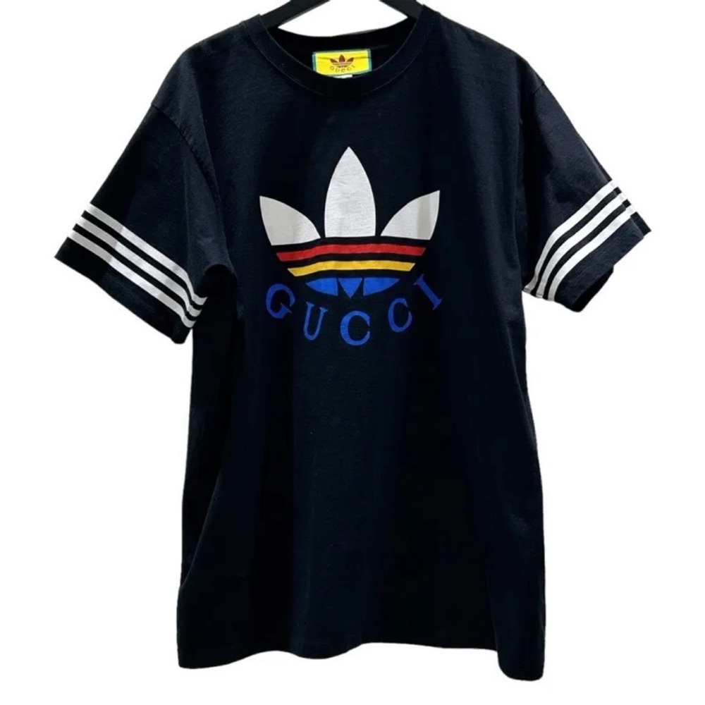 Beautiful Gucci x Adidas tshirt .  Can’t verify authenticity.